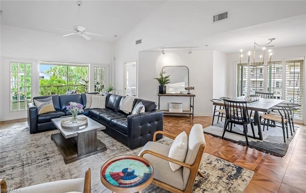 433 2nd St S #B202 - Photo 5 of 31