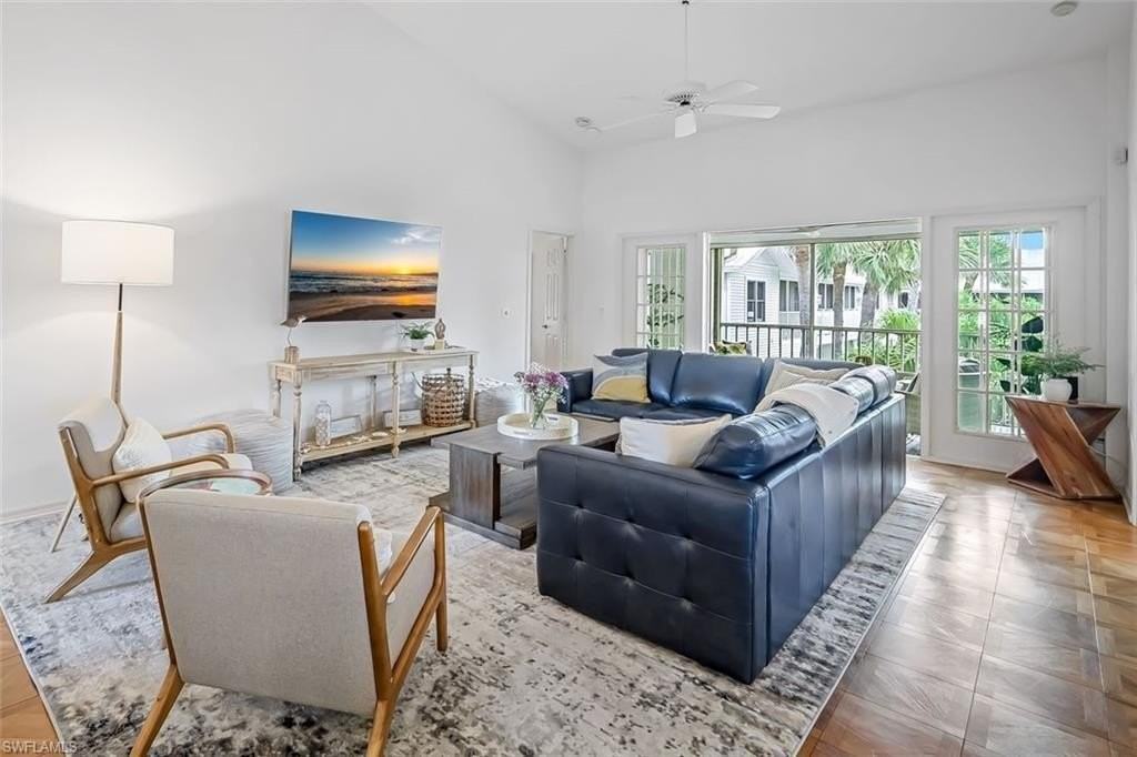 433 2nd St S #B202 - Photo 6 of 31