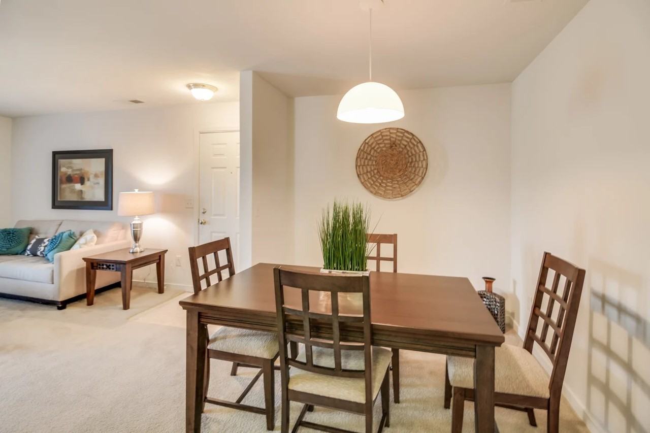 Creekpointe Apartments - Photo 4 of 24