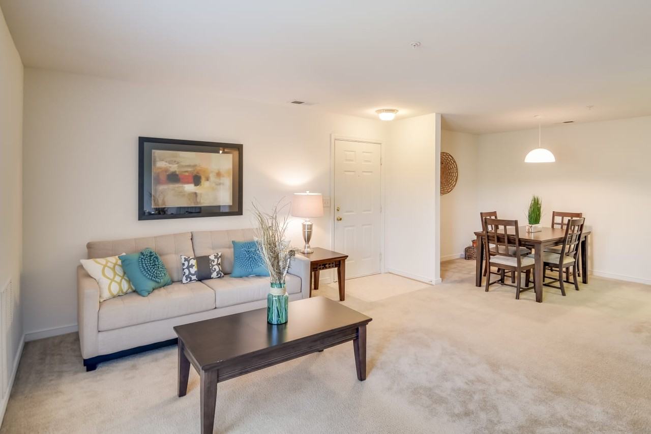 Creekpointe Apartments - Photo 5 of 24