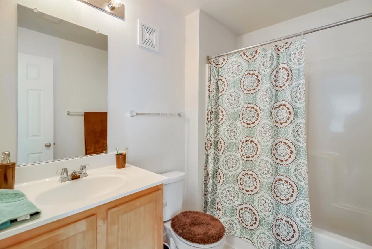 Creekpointe Apartments - Photo 7 of 24