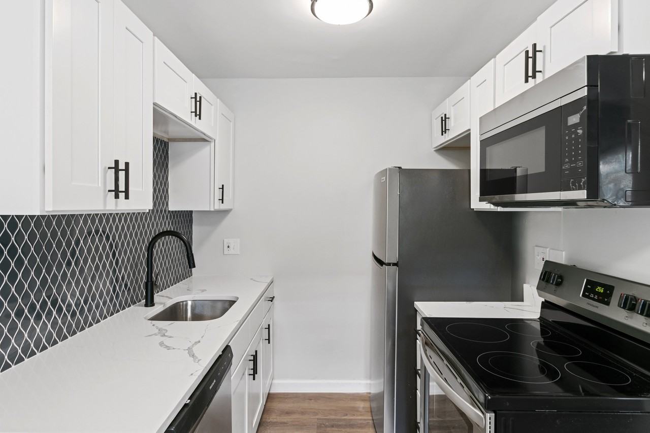 The Park on 13 Apartments - Photo 2 of 50