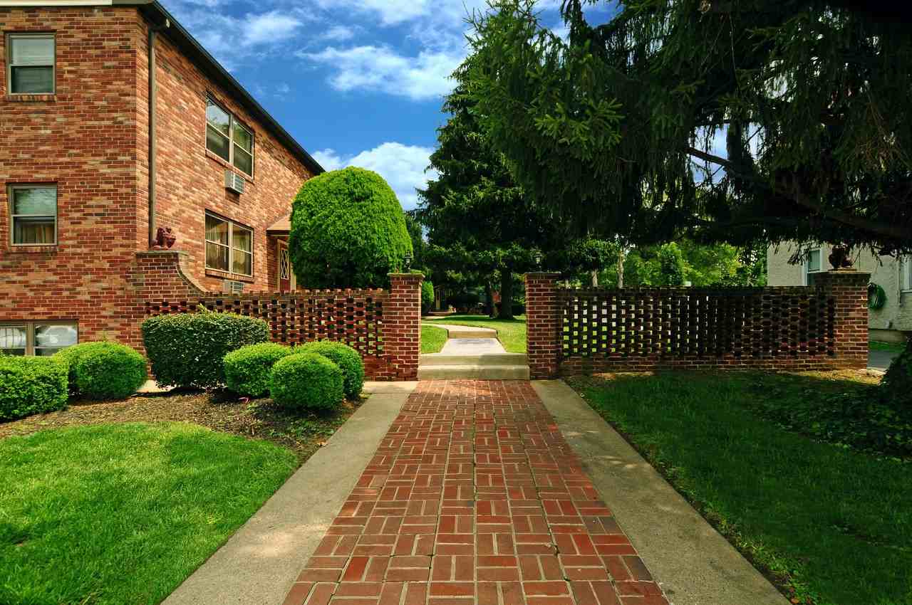 Donna Ann Apartments - Photo 2 of 11