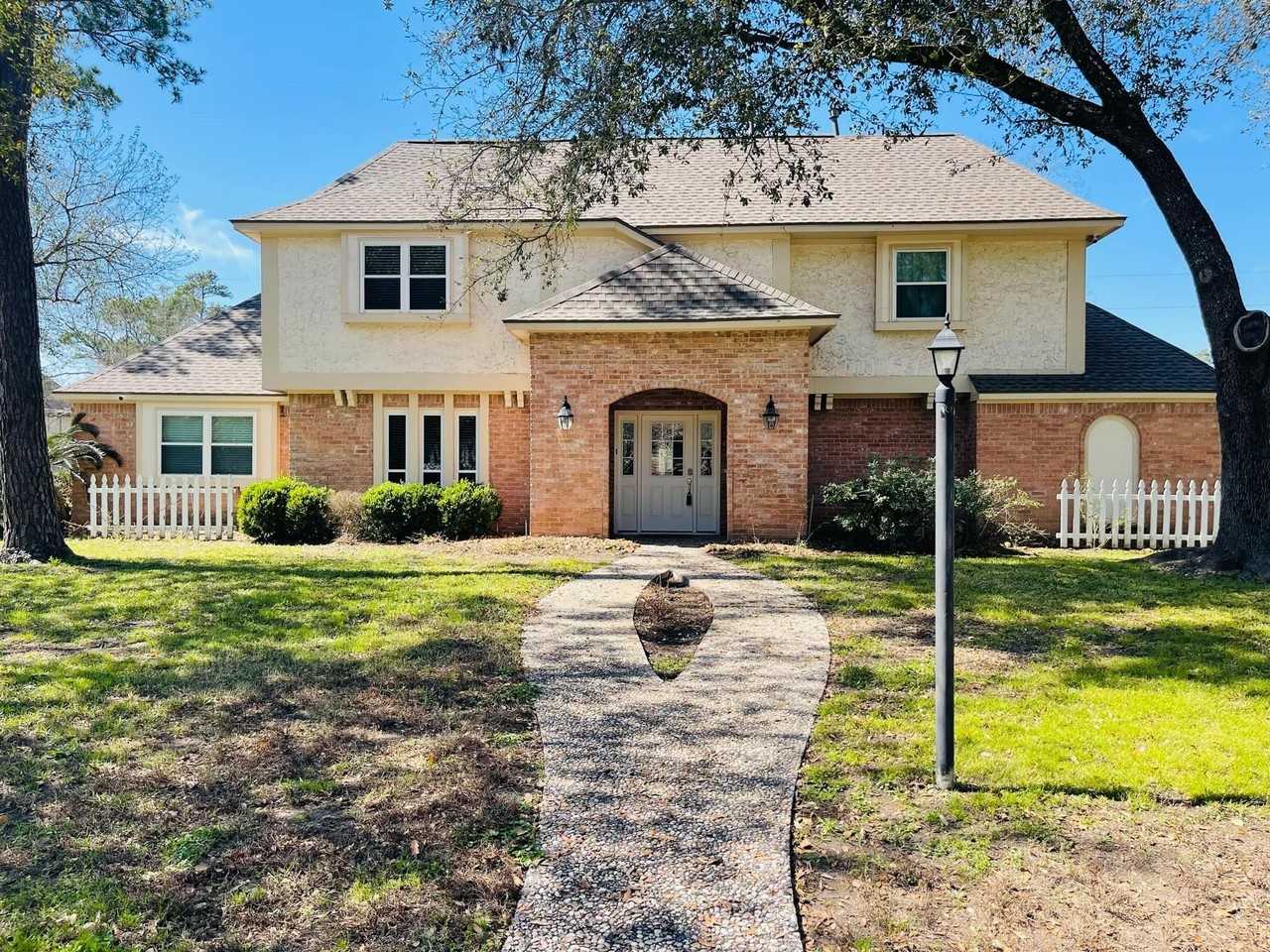 16303 N Greenfield Dr - Photo 2 of 19