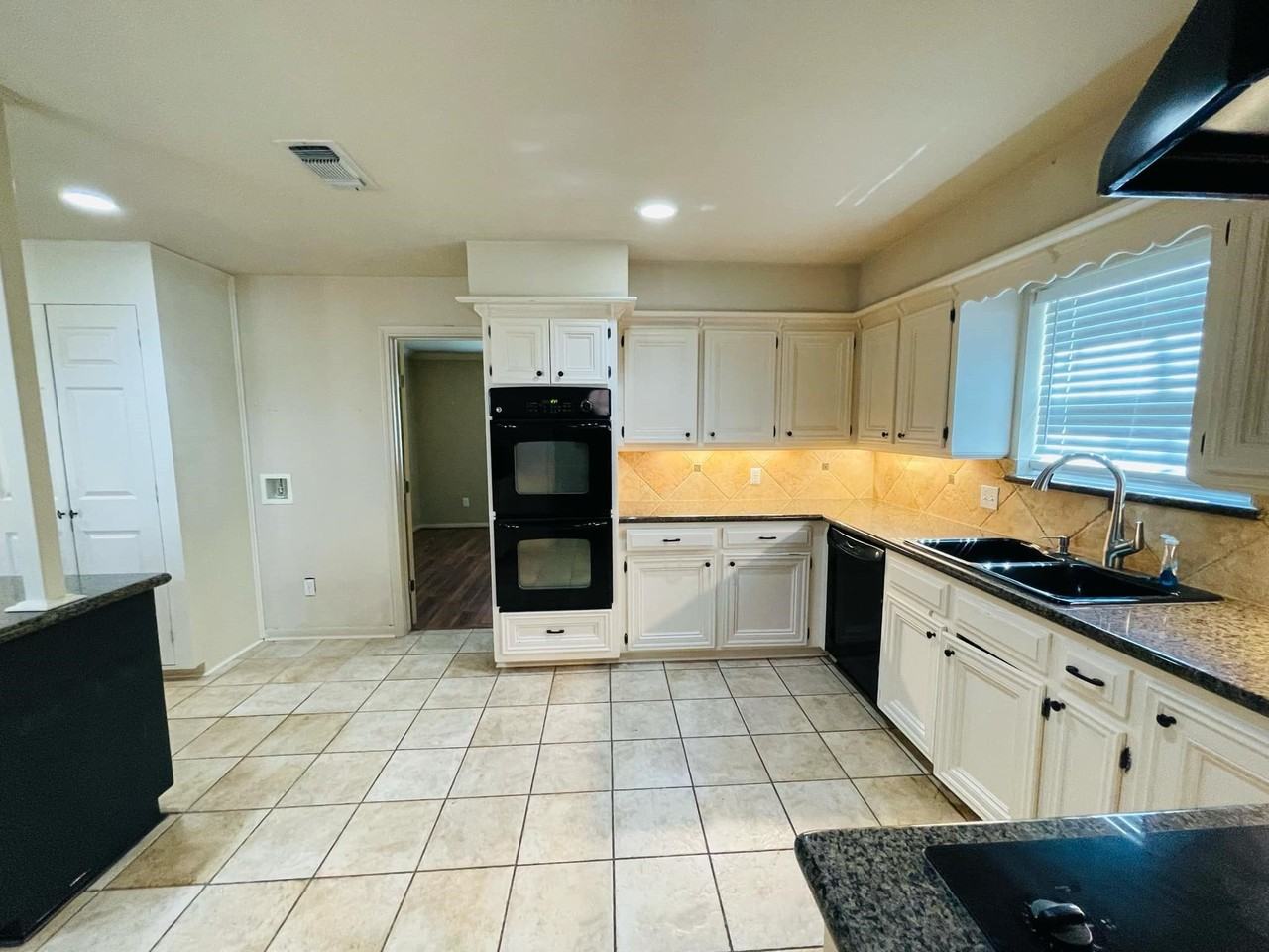 16303 N Greenfield Dr - Photo 7 of 19