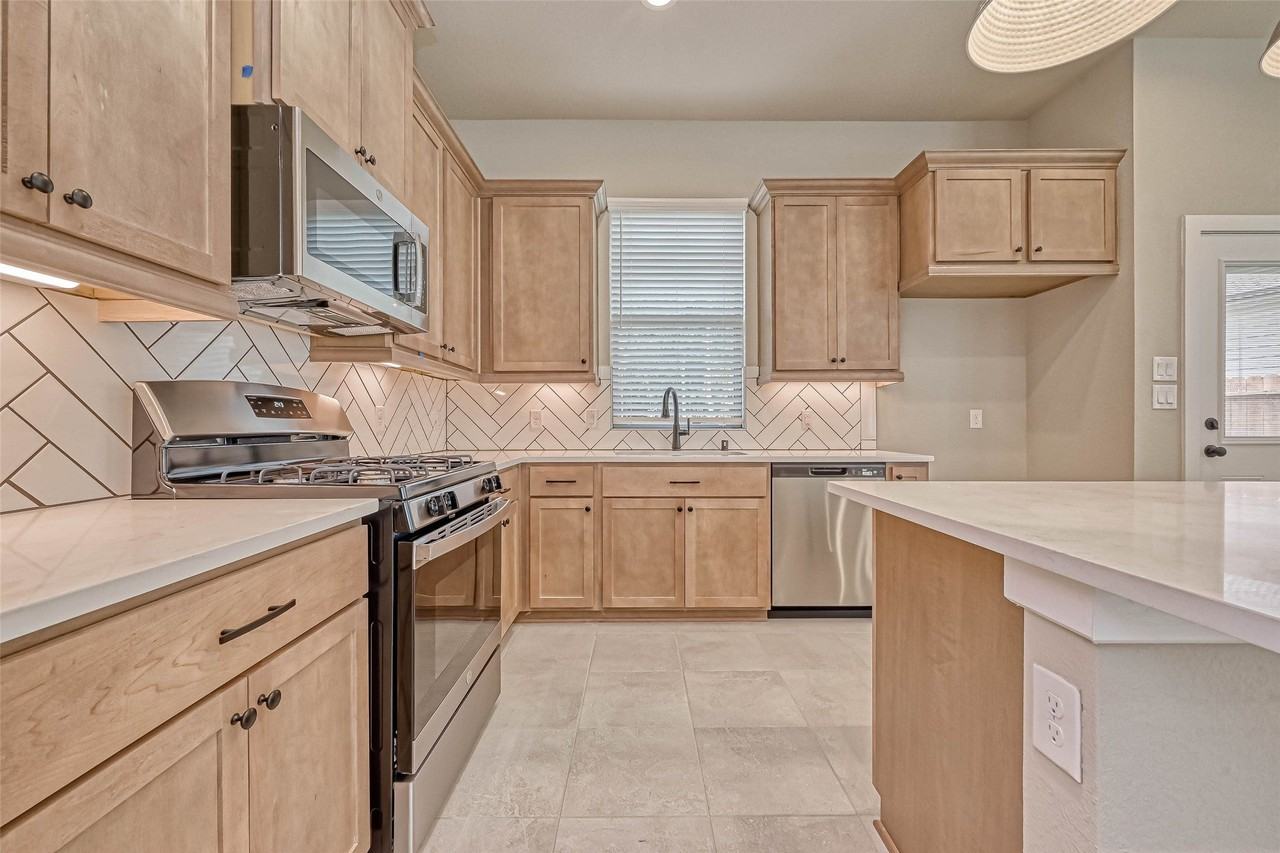 515 Long Leaf Pine Dr - Photo 2 of 44