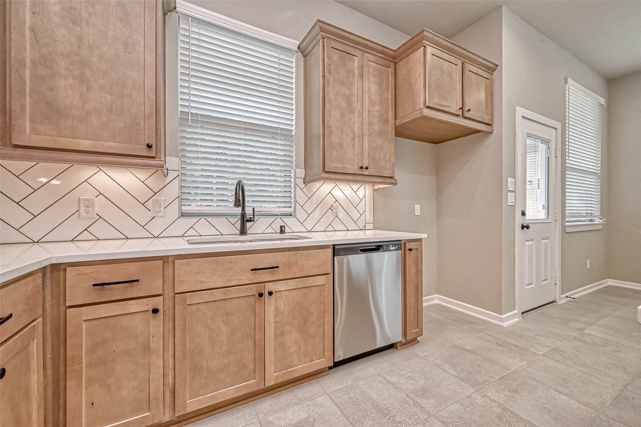 515 Long Leaf Pine Dr - Photo 3 of 44