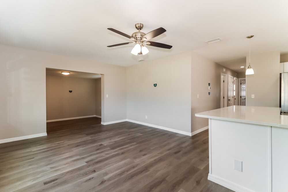 5615 Larimer Dr - Photo 6 of 16