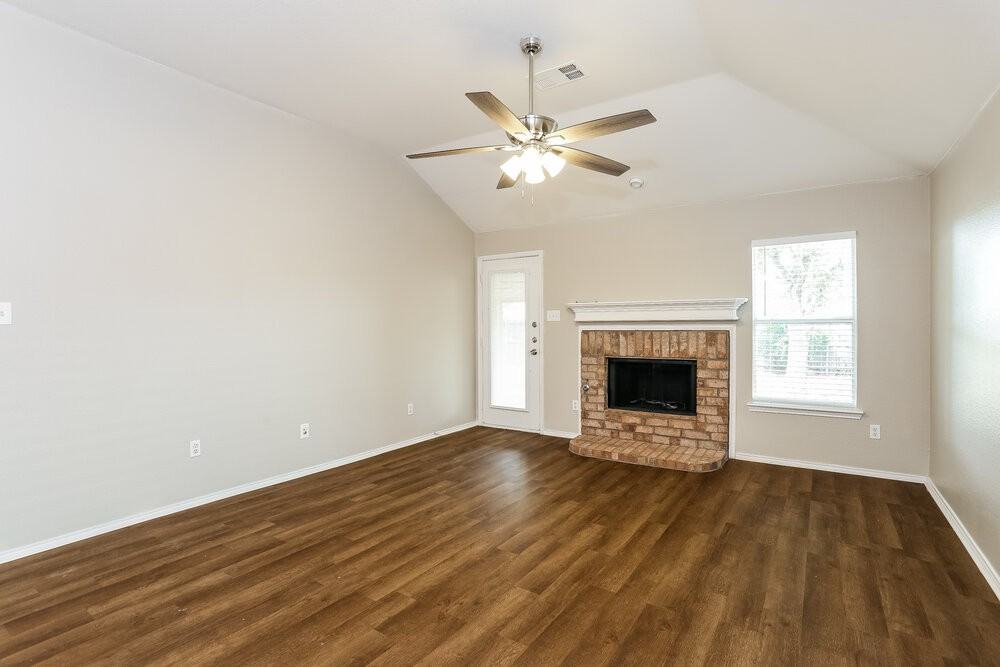236 Starlight Dr - Photo 4 of 16
