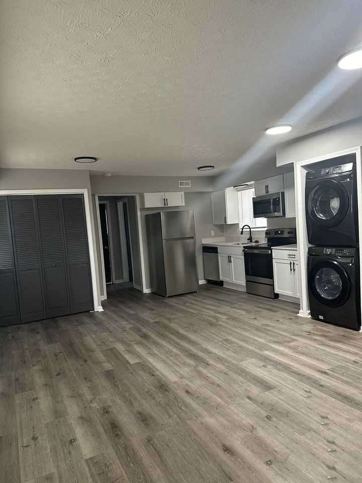 2242 Ransdell St - Photo 3 of 7