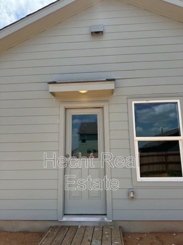 2408 Lost Creek Rd - Photo 7 of 25