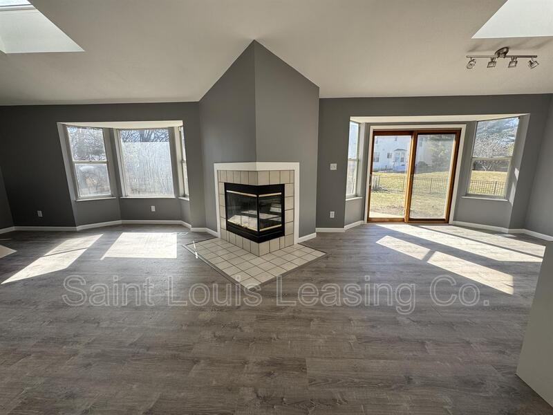 1012 Quinnella Ct - Photo 2 of 19