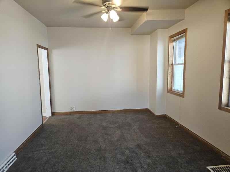 721 W Lawrence St - Photo 2 of 21