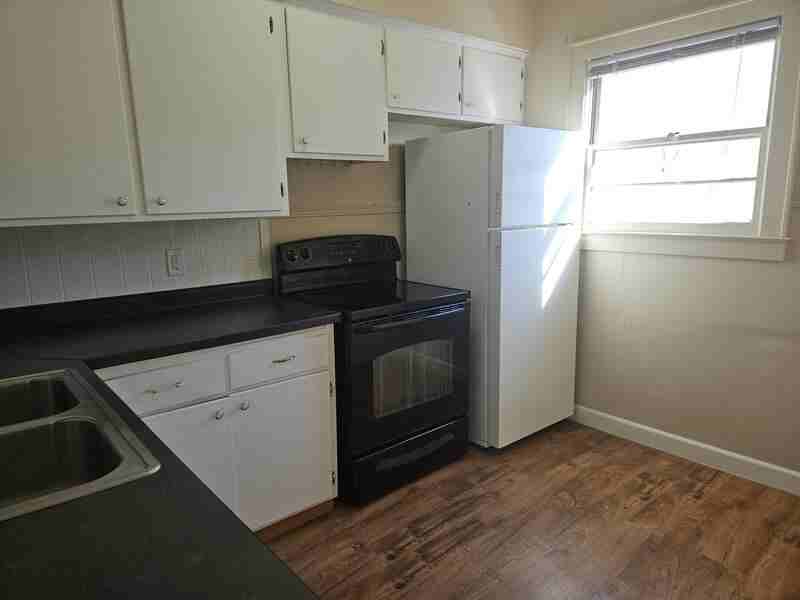 721 W Lawrence St - Photo 4 of 21