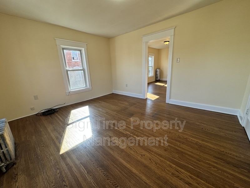 819 Washington Ave - Photo 4 of 12