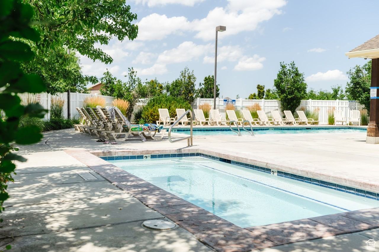 Boulders Rentals - Photo 4 of 29