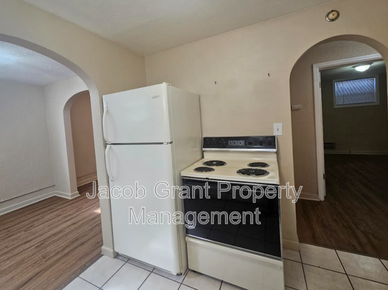 1020 Lake Ave #1 - Photo 4 of 12