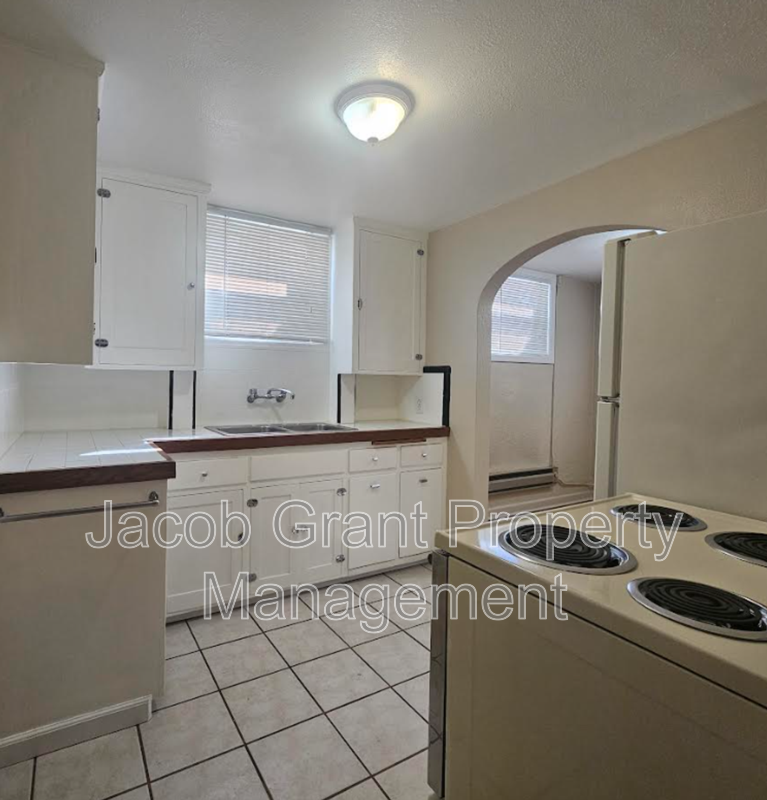 1020 Lake Ave #1 - Photo 6 of 12