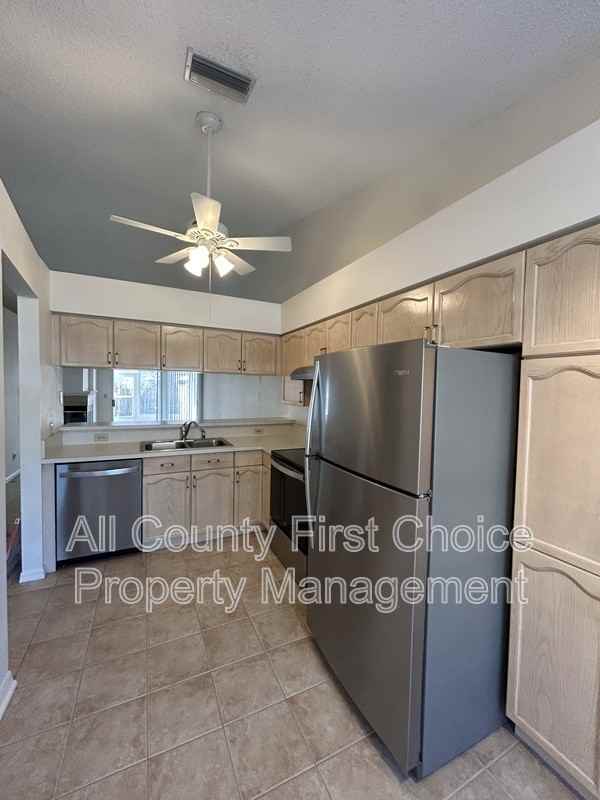 2525 Stony Brook Ln - Photo 2 of 26