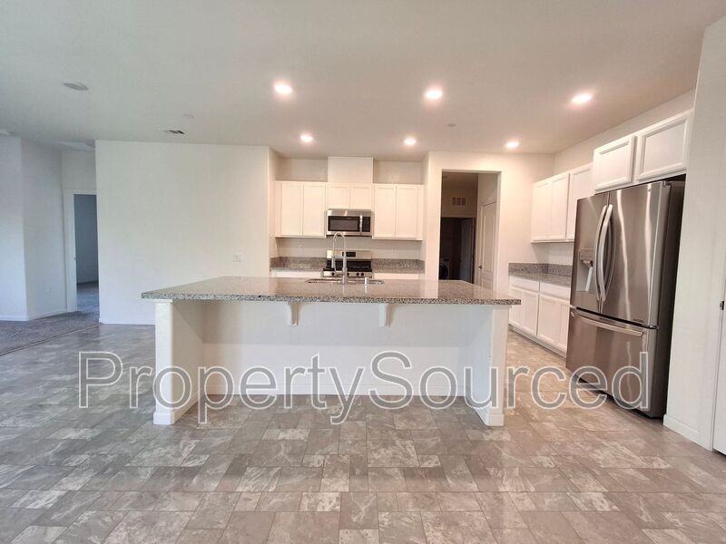 2687 Taft Ave - Photo 2 of 25