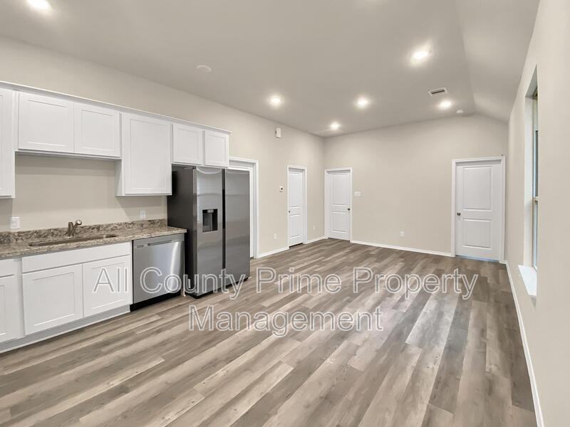 11593 Persimmon St - Photo 4 of 16