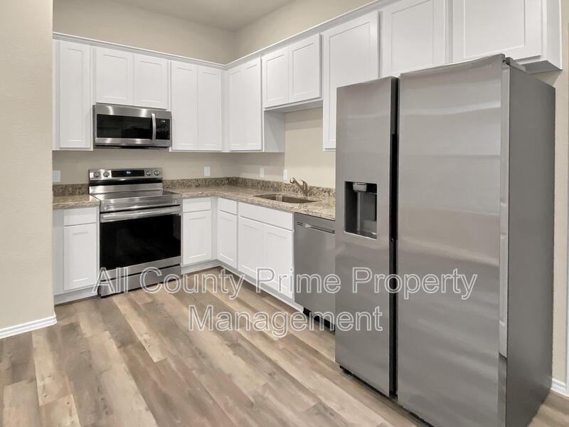 11593 Persimmon St - Photo 5 of 16