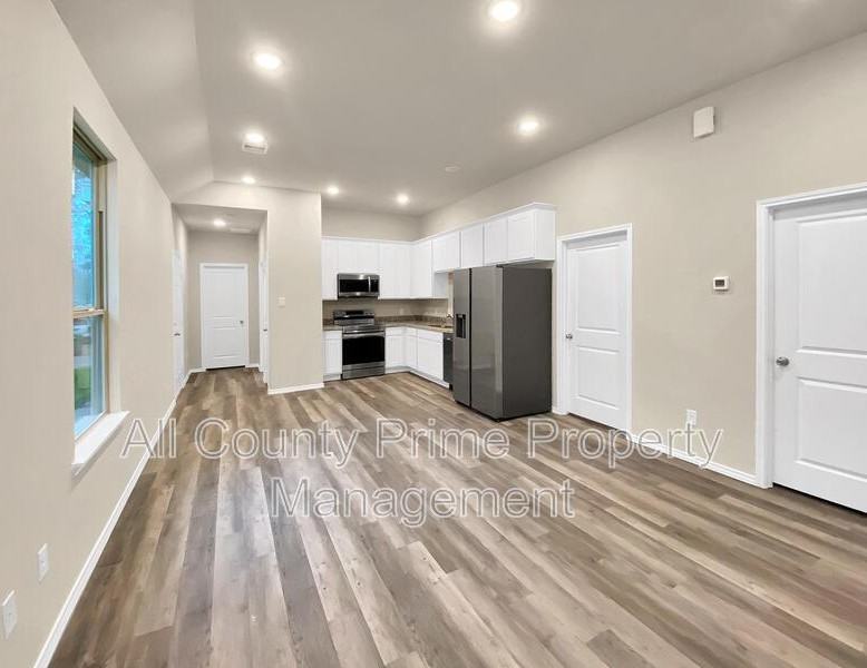 11593 Persimmon St - Photo 6 of 16