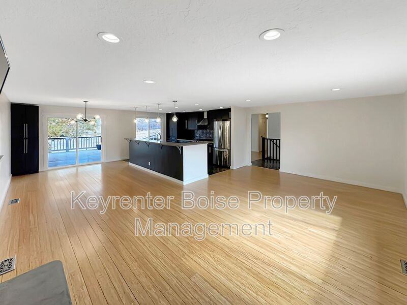 3262 W Scenic Dr - Photo 3 of 29