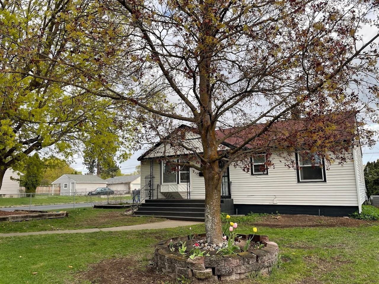 3703 W Rockwell Ave - Photo 3 of 45