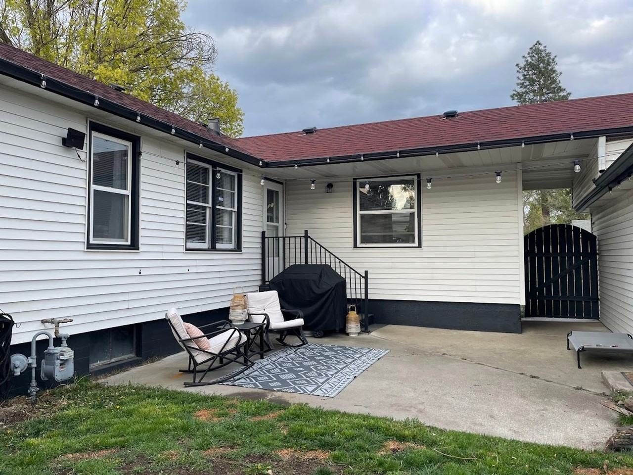 3703 W Rockwell Ave - Photo 4 of 45