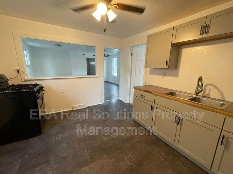 2124 Forestdale Ave - Photo 3 of 17