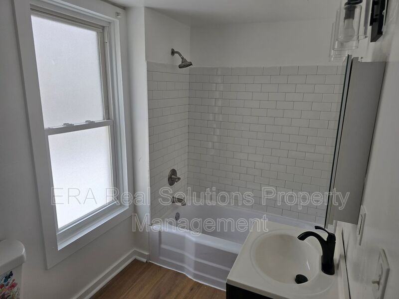 2124 Forestdale Ave - Photo 5 of 14