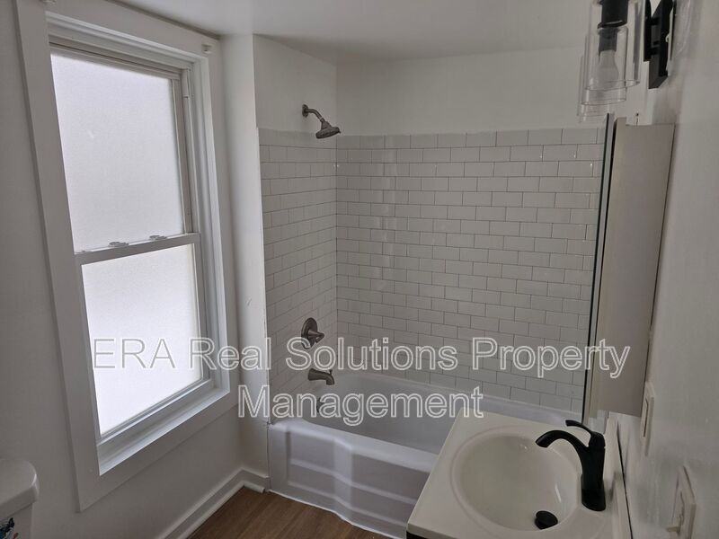 2124 Forestdale Ave - Photo 6 of 14