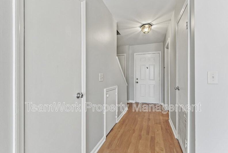 604 Saint Charles Ct - Photo 3 of 18