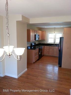 9 Horns Park Rd - Photo 3 of 10