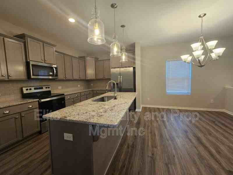 411 Copes Ct - Photo 5 of 27