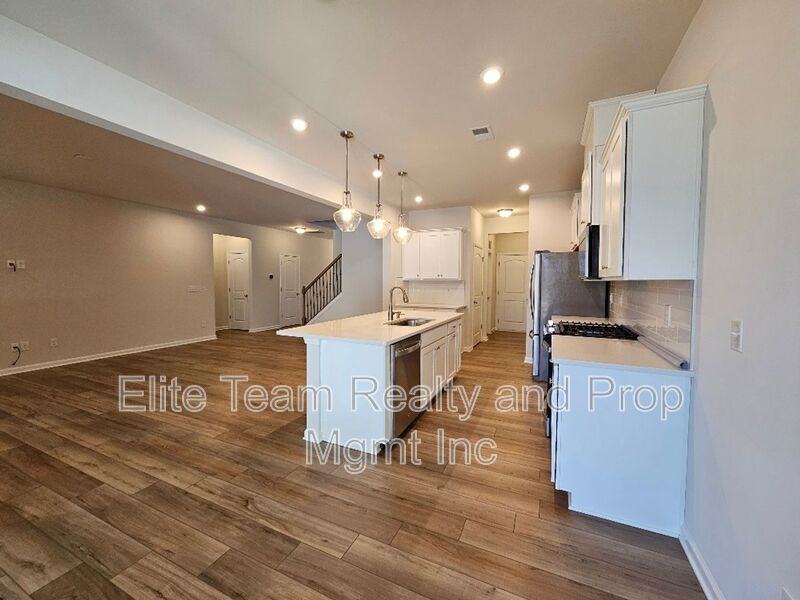 3108 Cheyney Park Dr - Photo 4 of 48