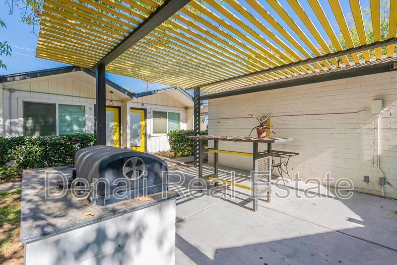 2309 S College Ave #17 - Photo 5 of 36