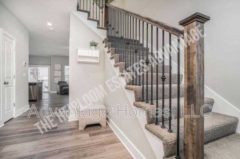 341 N 5th Ter - Photo 3 of 28