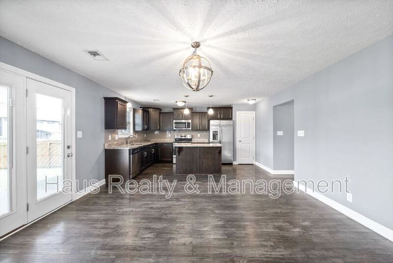 3755 Windmill Dr - Photo 5 of 39