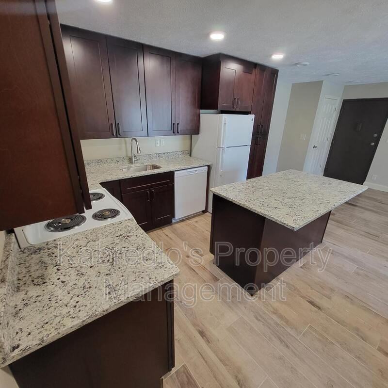 4401 S 27th St #B14 - Photo 6 of 28