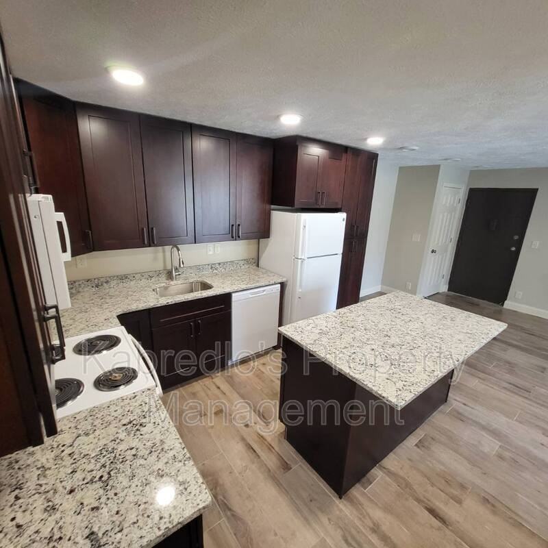 4401 S 27th St #B14 - Photo 7 of 28