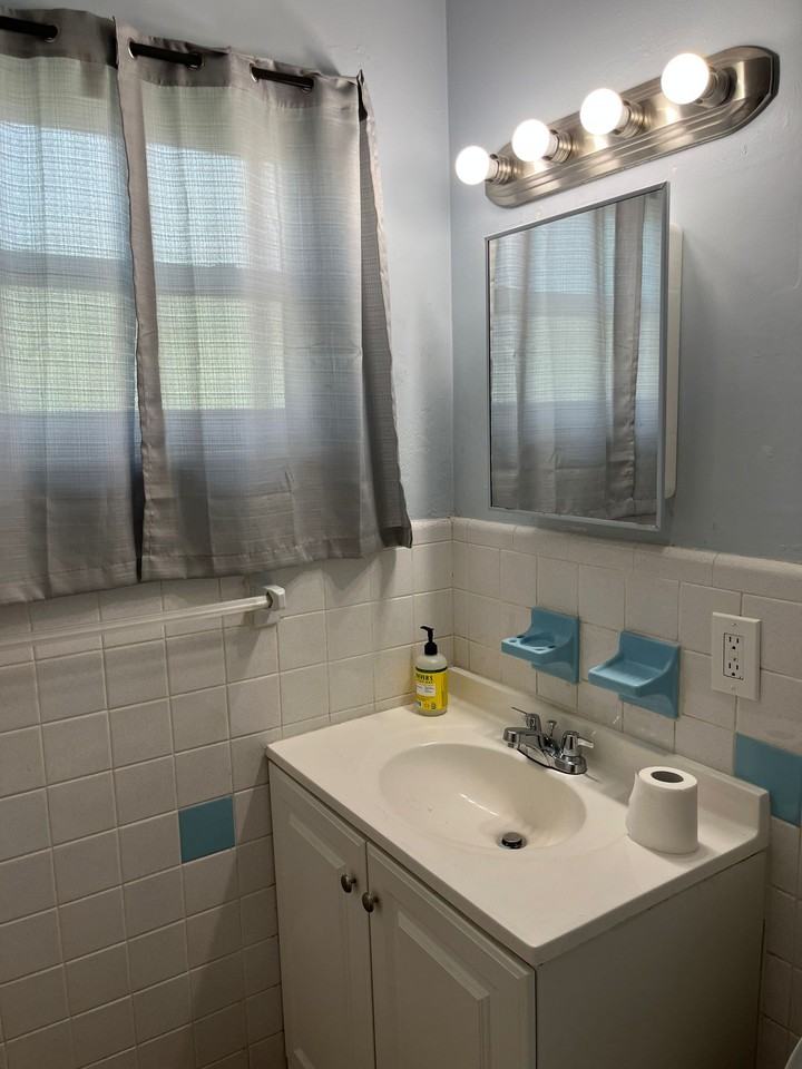 3071 NW 9th Ave - Photo 7 of 10