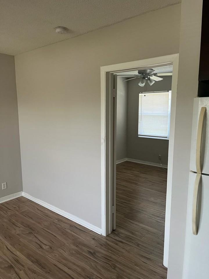 3071 NW 9th Ave - Photo 5 of 10