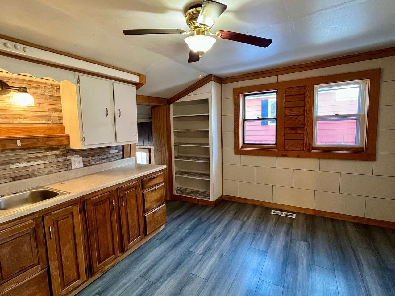 626 N Stevens St - Photo 4 of 18