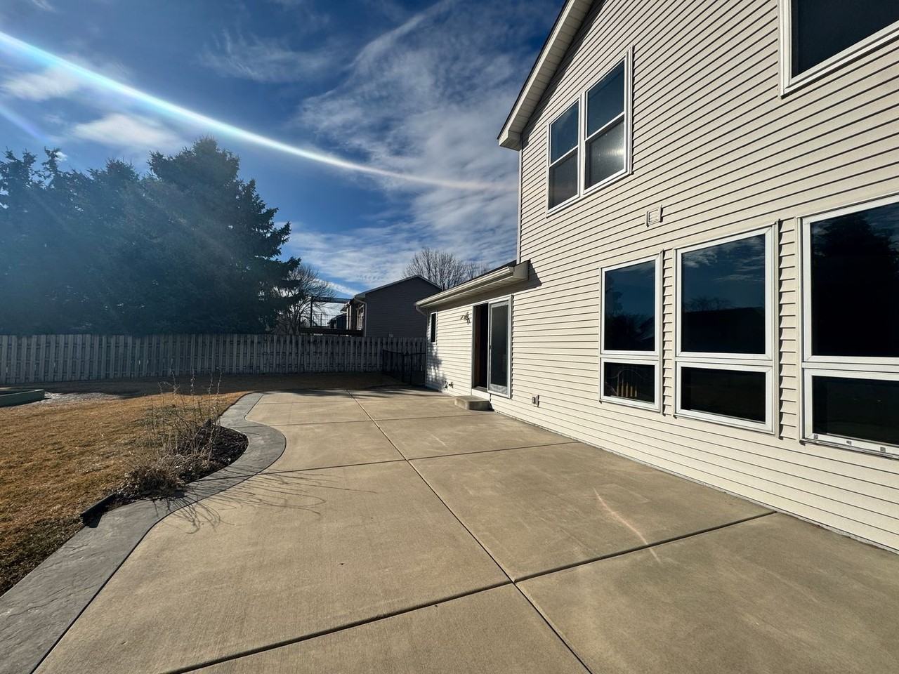 486 Tuttle Dr - Photo 3 of 20