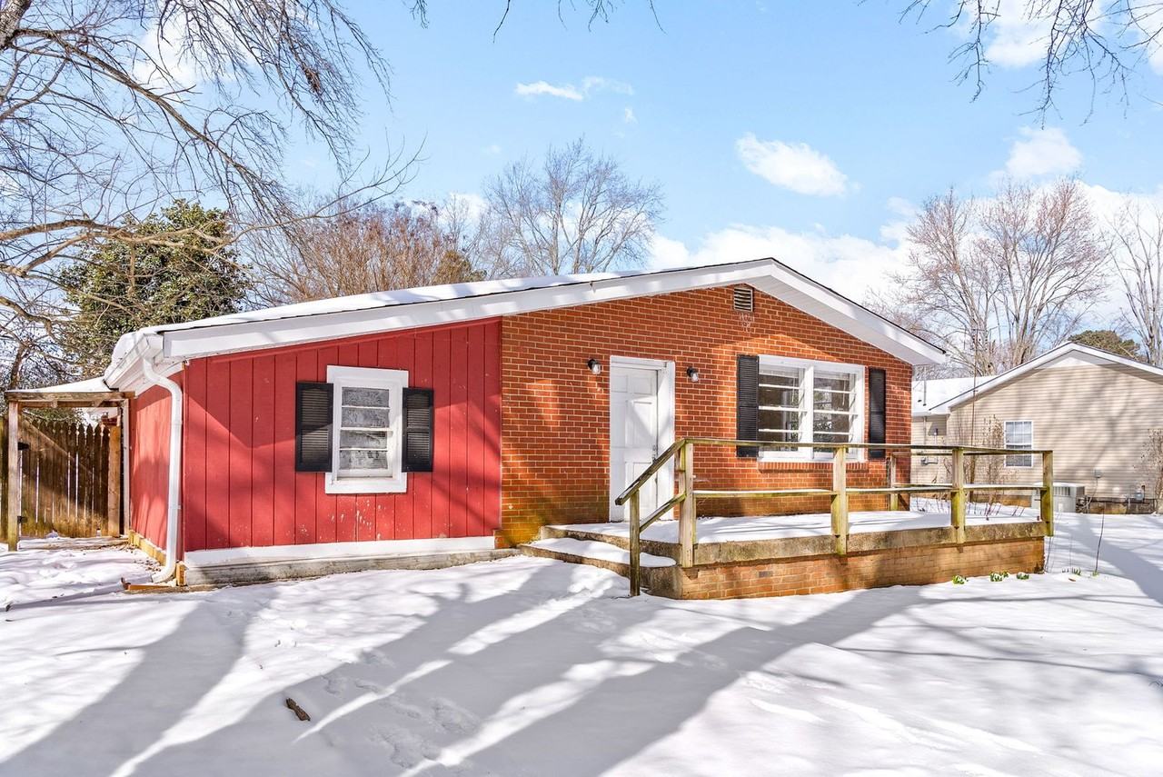 3 Garth Dr - Photo 2 of 28