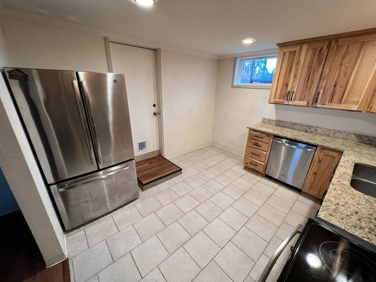 2503 6th Ave - Photo 3 of 21