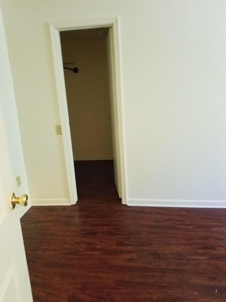 302 Canal Street - Photo 4 of 10