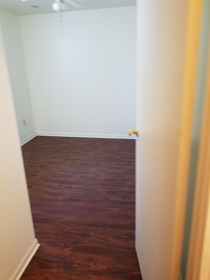 302 Canal Street - Photo 5 of 10